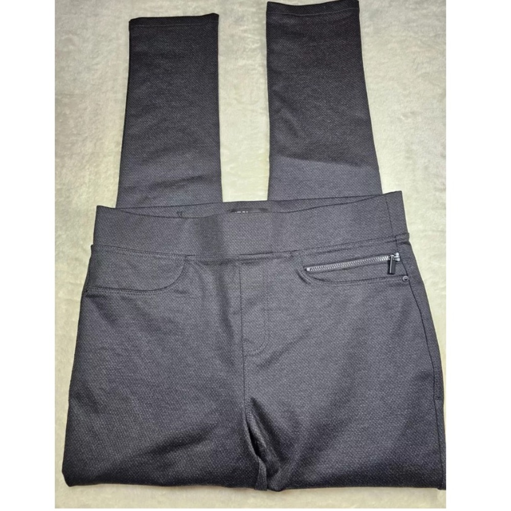 FINAL PRICE💚EUC DKNY Jeans Slim Leg Pull-on Pant Black Size XS